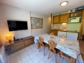 Appartement cosy au pied des pistes avec balcon, wifi et parking - FR-1-505-92